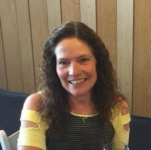 Meet your Posher, Dee